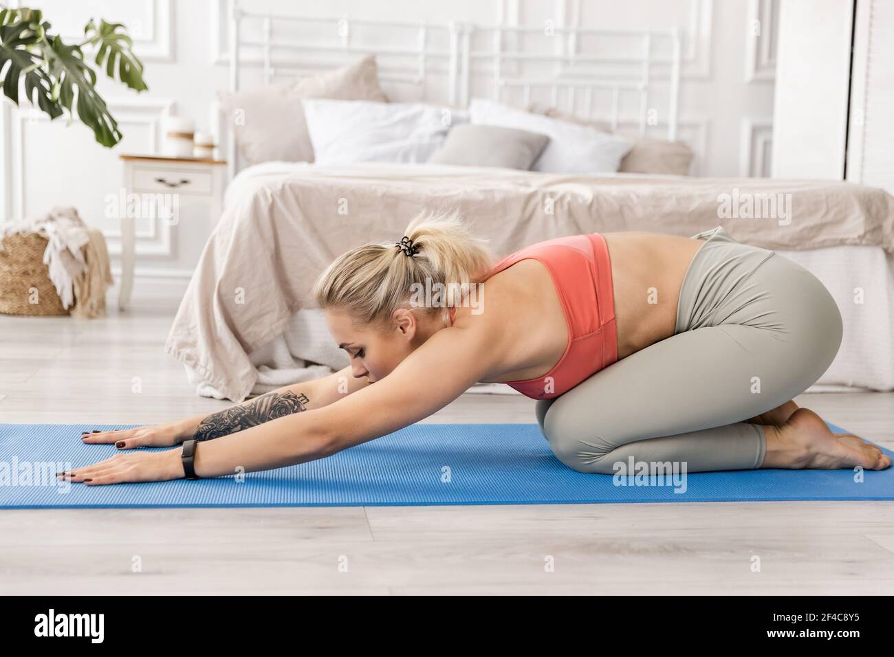 3,000+ Woman Yoga Pants Stock Videos and Royalty-Free Footage - iStock