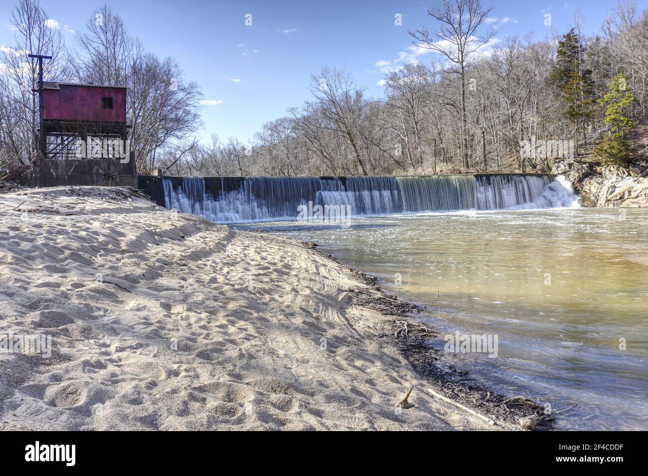 Whittles Mill dam on the Meherrin River in Virginia Stock Photo