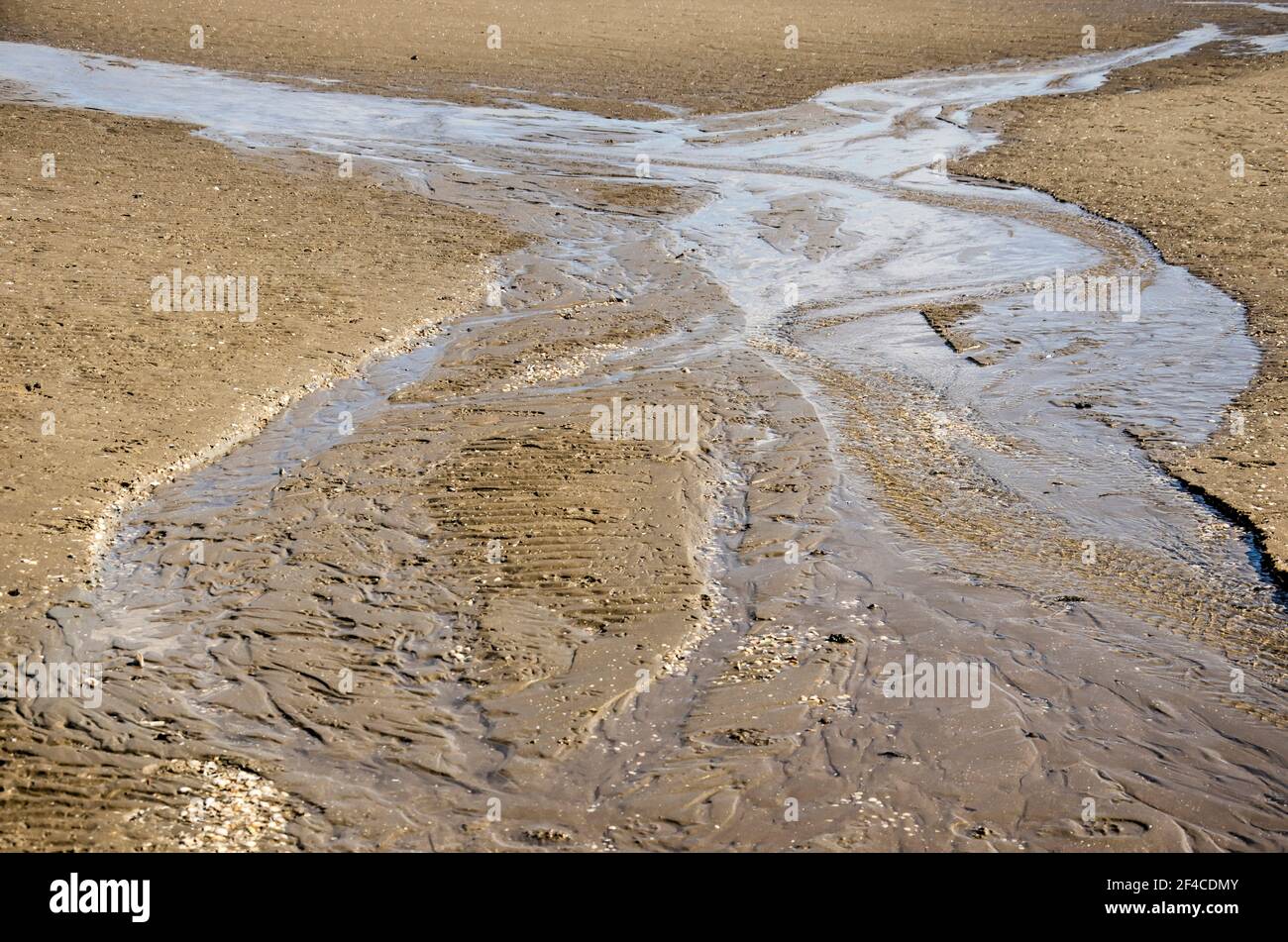 Two way flow hi-res stock photography and images - Alamy