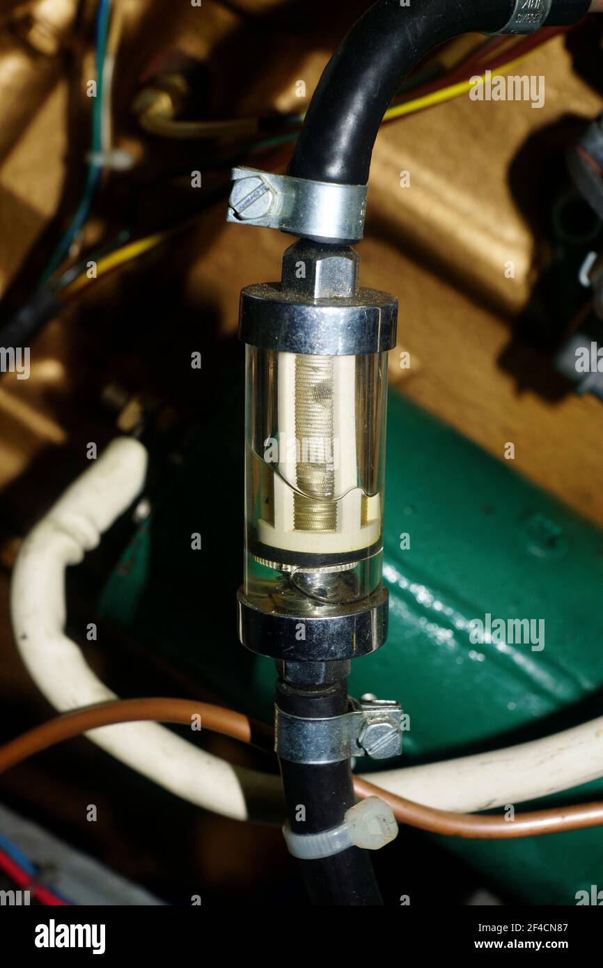 REUSABLE FUEL FILTER TRIUMPH SPITFIRE MK3 1969 Stock Photo Alamy