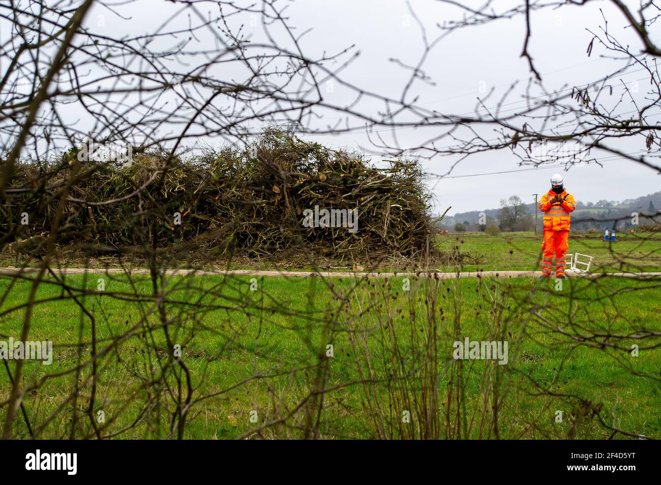 Aylesbury Vale, Buckinghamshire, UK. 18th March, 2021. An HS2 security ...