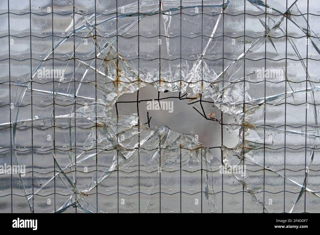 Broken Tempered Glass High Resolution Stock Photography and Images Alamy
