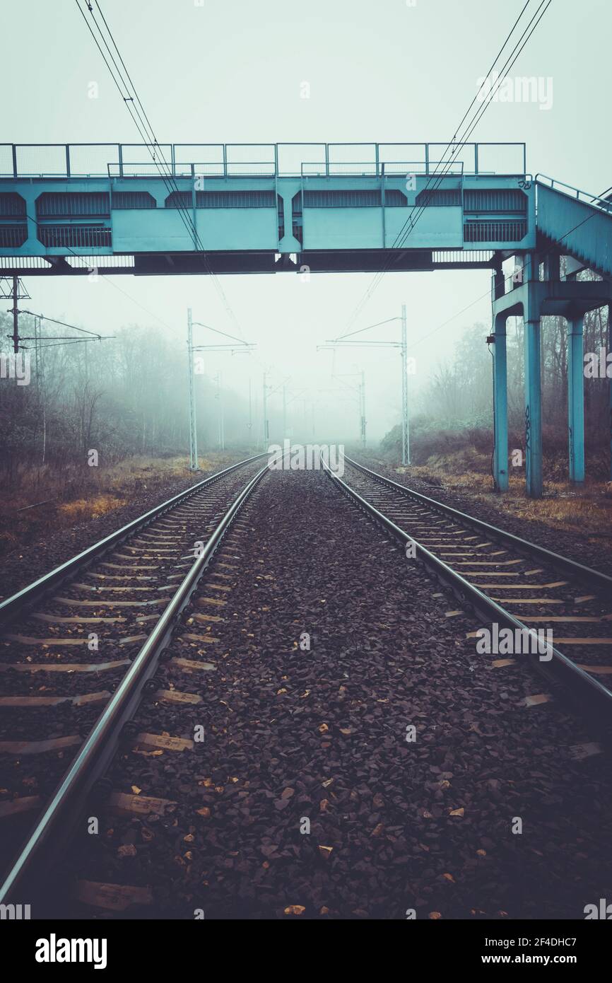 Bridge over railway tracks hi-res stock photography and images - Alamy