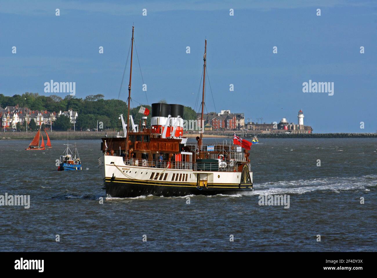 Paddle Steamer WAVERLEY approaching the Liverpool Cruise Terminal in the River Mersey, Merseyside Stock Photo