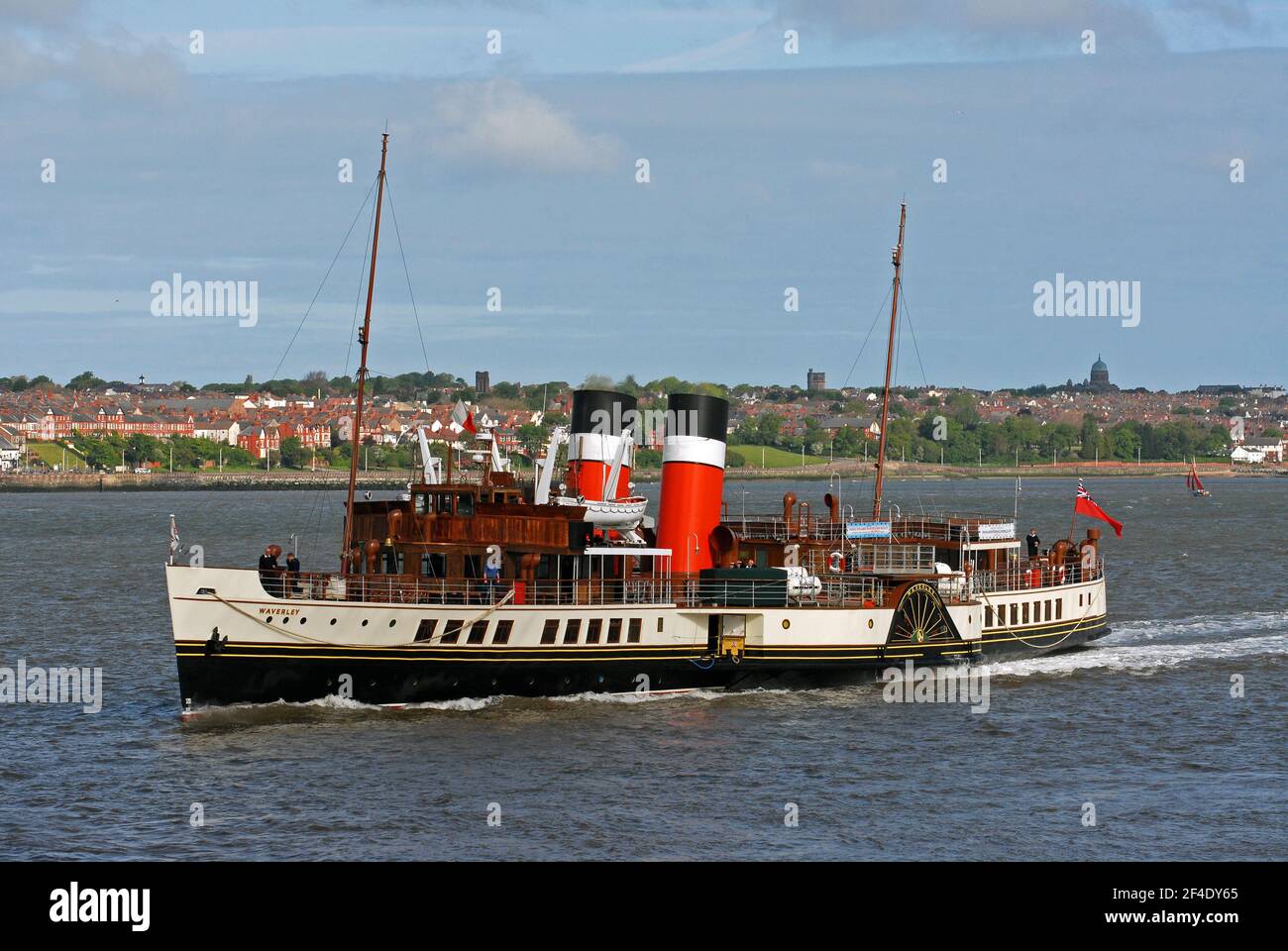 Paddle Steamer WAVERLEY approaching the Liverpool Cruise Terminal in the River Mersey, Merseyside Stock Photo
