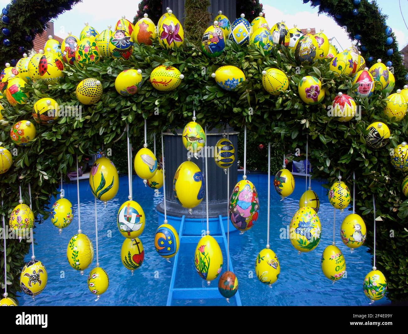 Hand-painted eggs at the Easter Fountain in Schechingen, Ostalb District, Baden-Württemberg, Germany Stock Photo