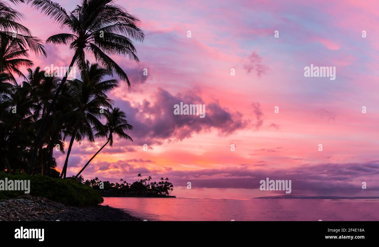 Sunrise on Lahaina Beach, Lahaina, Maui, Hawaii, USA Stock Photo Alamy