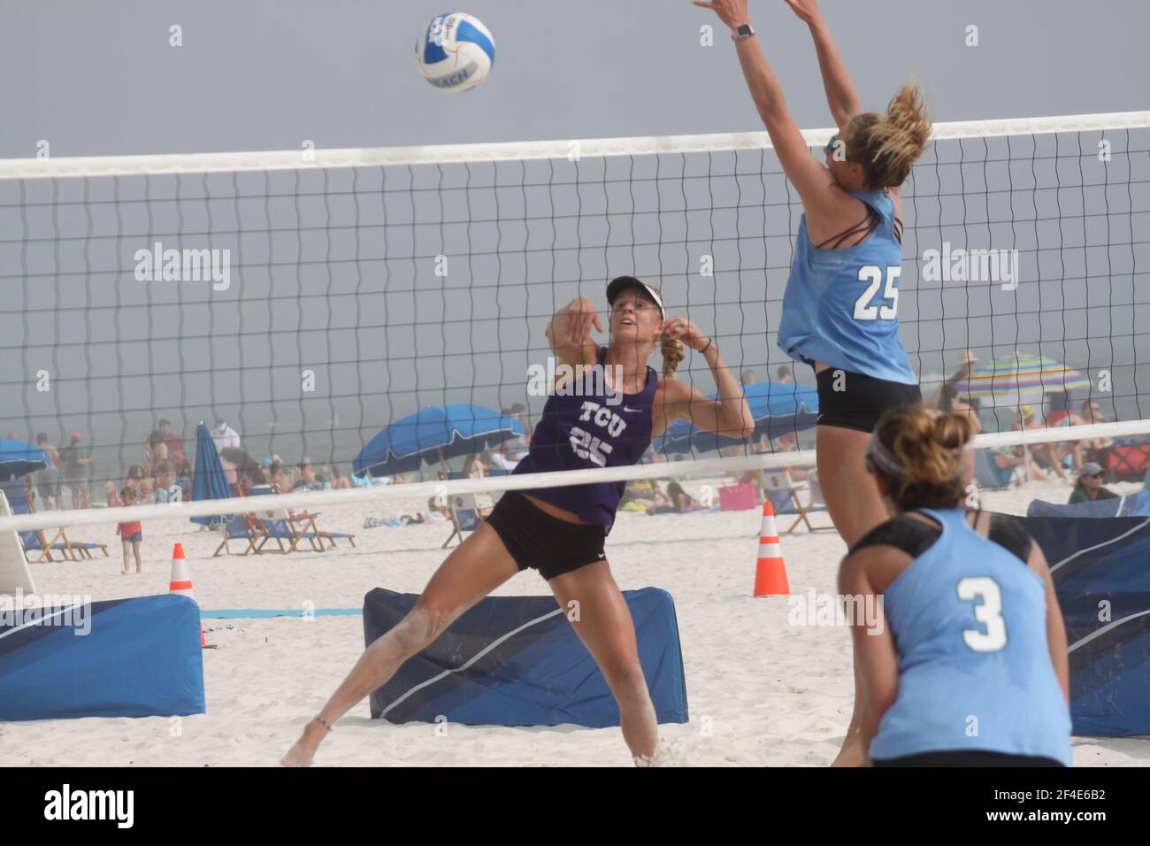 Women's NCAA Beach Volleyball in Gulf Shores, Alabama, USA Stock Photo
