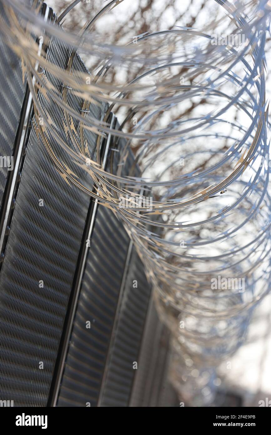 Capitol Razor Wire Razor wire at us capitol hi-res stock photography and images - Alamy