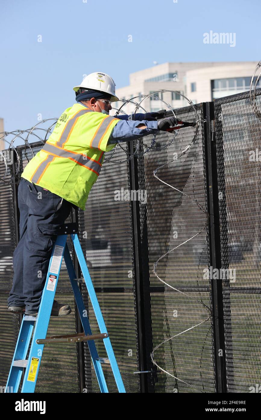 Capitol Razor Wire Razor wire at us capitol hi-res stock photography and images - Alamy