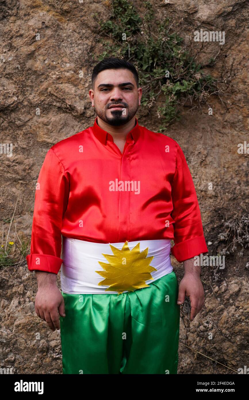 kurdish dress