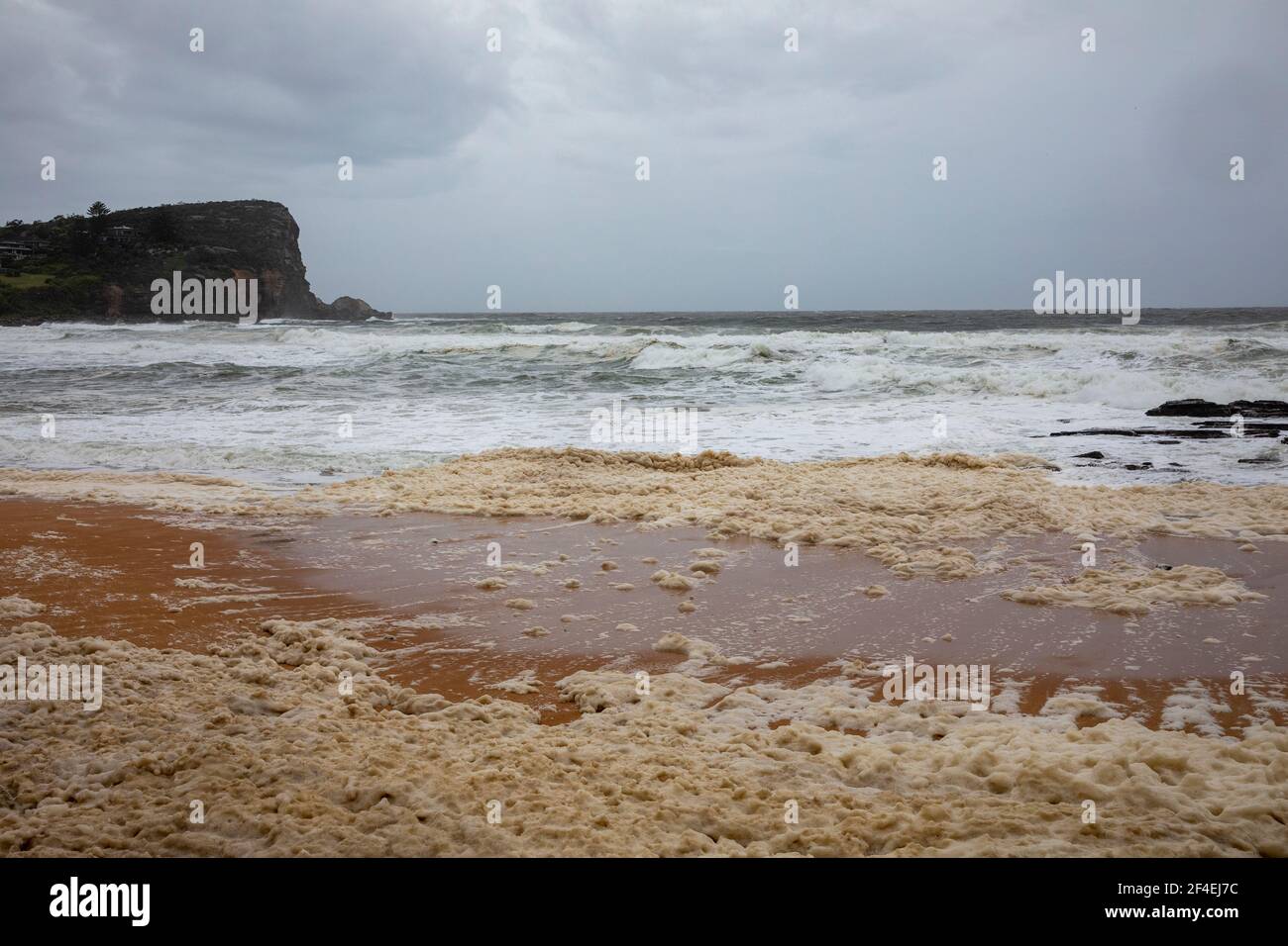 Avalon Beach,Sydney, Australia 21st March 2021.As floods batter New South Wales the east coast surf batters the coastline. Stock Photo