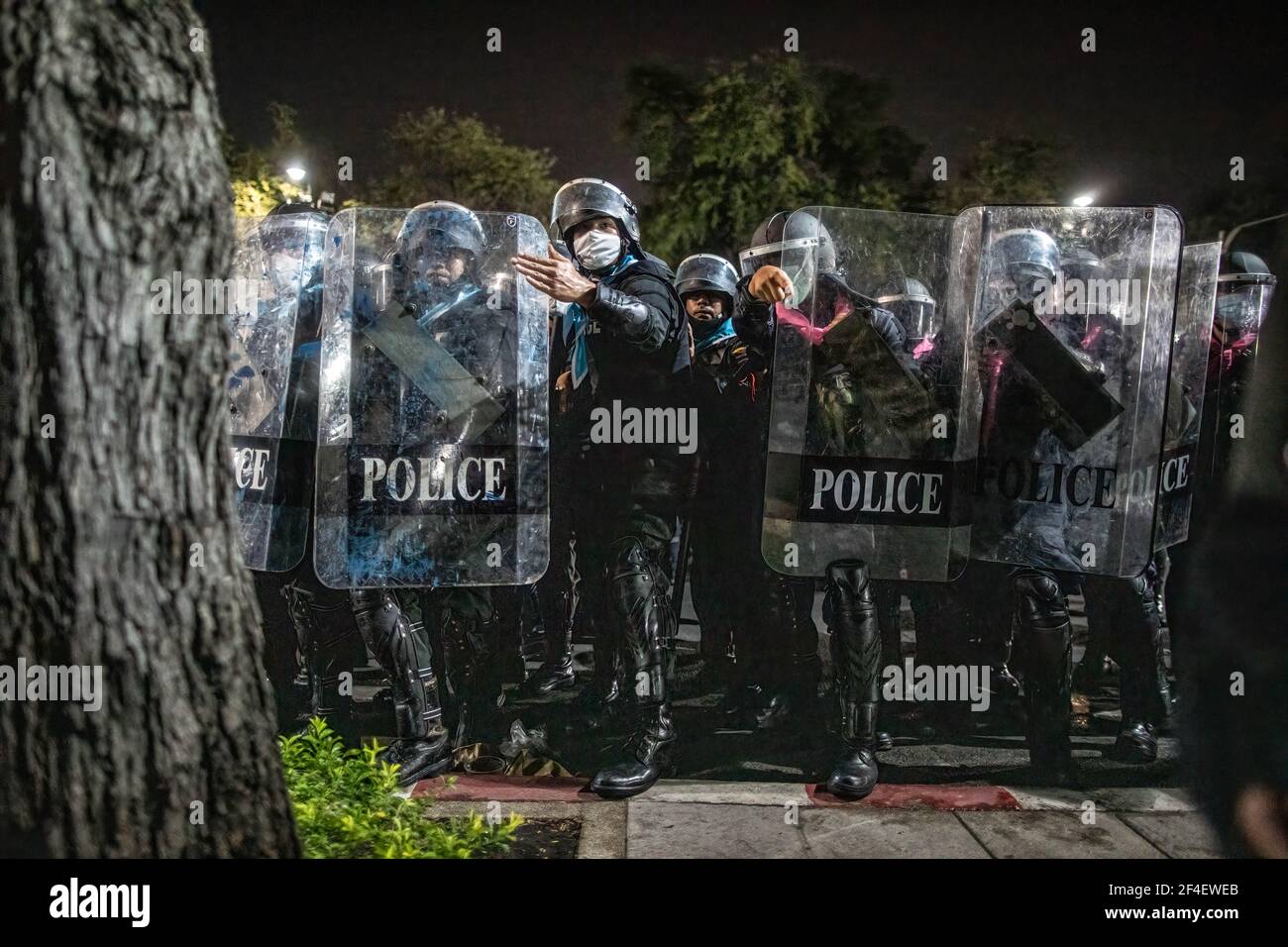 Rubber bullet guns hires stock photography and images Alamy