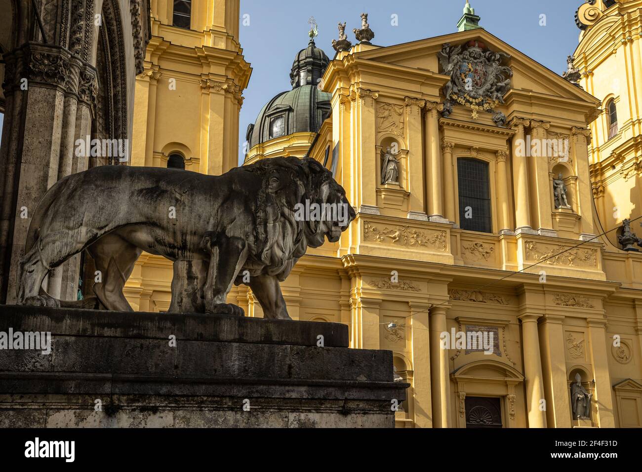 The statues of lions in front of the Feldherrnhalle, Field Marshall's ...