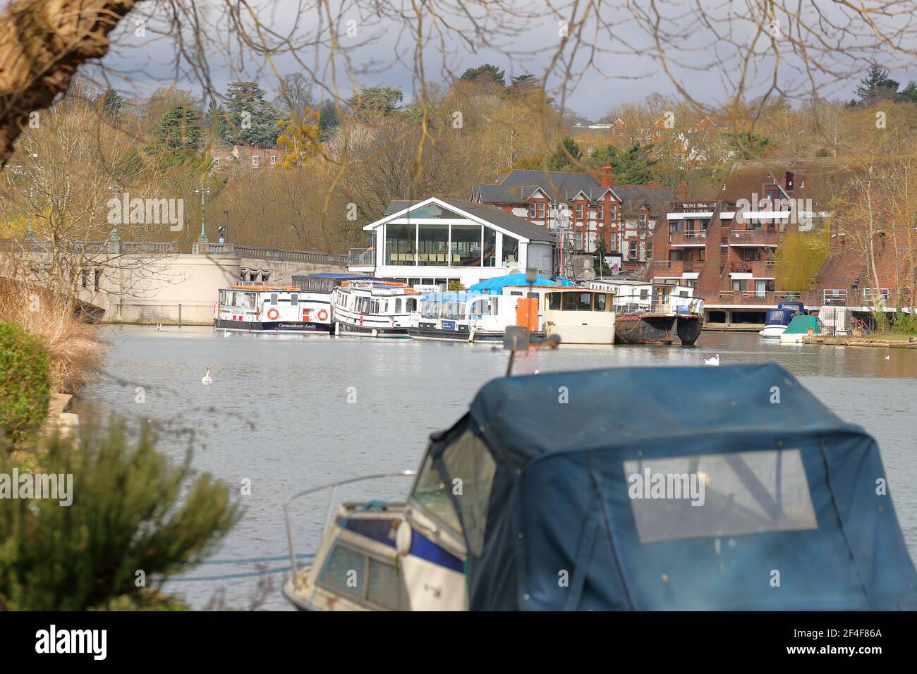 View from the towpath in Reading to the Caversham side, Berkshire, UK Stock Photo