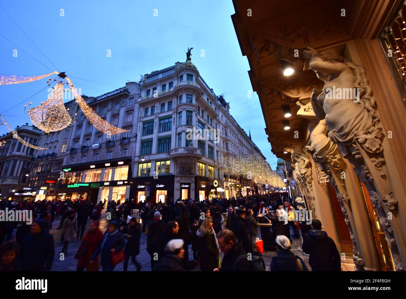 Meinl am graben vienna hi-res stock photography and images - Alamy