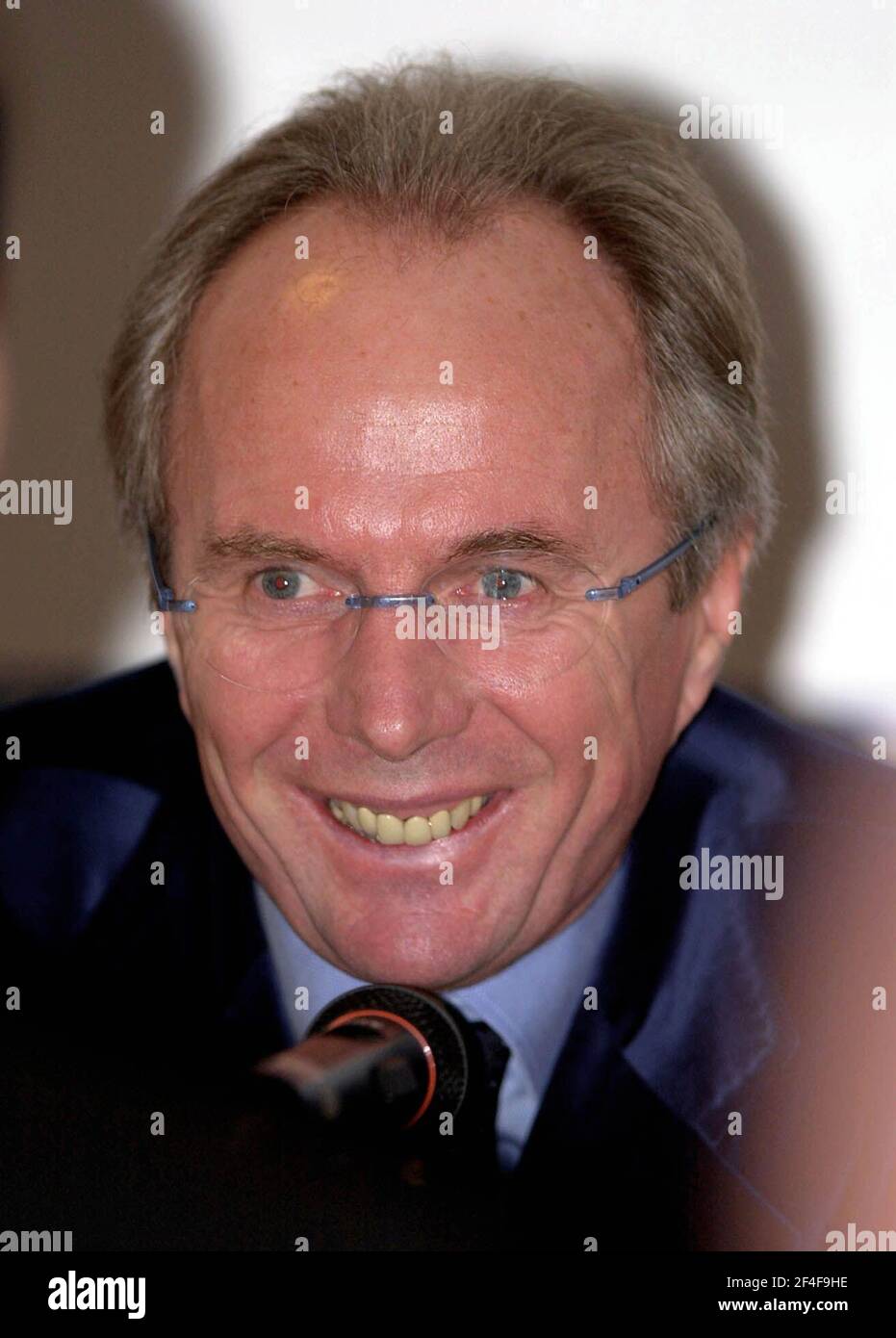 SVEN GORAN ERIKSSON ENGLAND MANAGER AT ANFIELD Stock Photo - Alamy