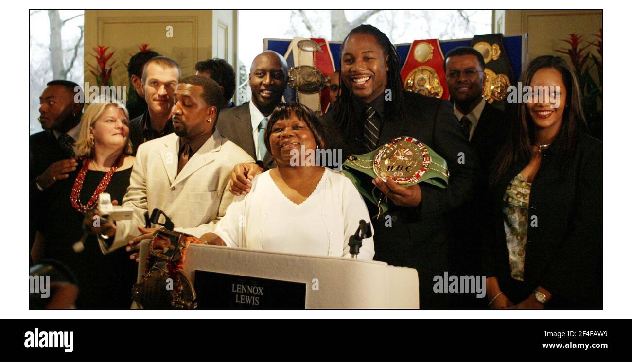 Lennox Lewis anounces his retirement as World Heavyweight Boxing Champion in London.pic David Sandison 6/2/2004 Stock Photo