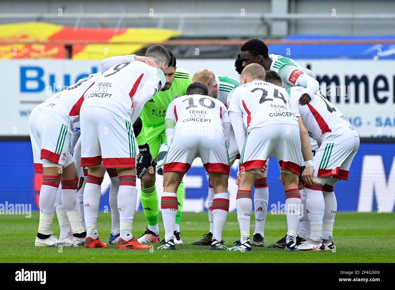 Ohl S Players Pictured Before The Start Of A Soccer Match Between Kv Mechelen And Oud Heverlee Leuven Sunday 21 March 21 In Mechelen On Day 31 Of Stock Photo Alamy