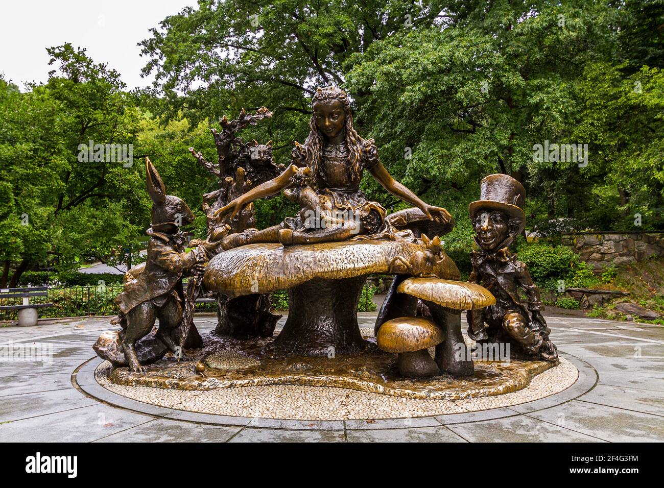 The statue of Alice in Wonderland in Central Park Stock Photo Alamy