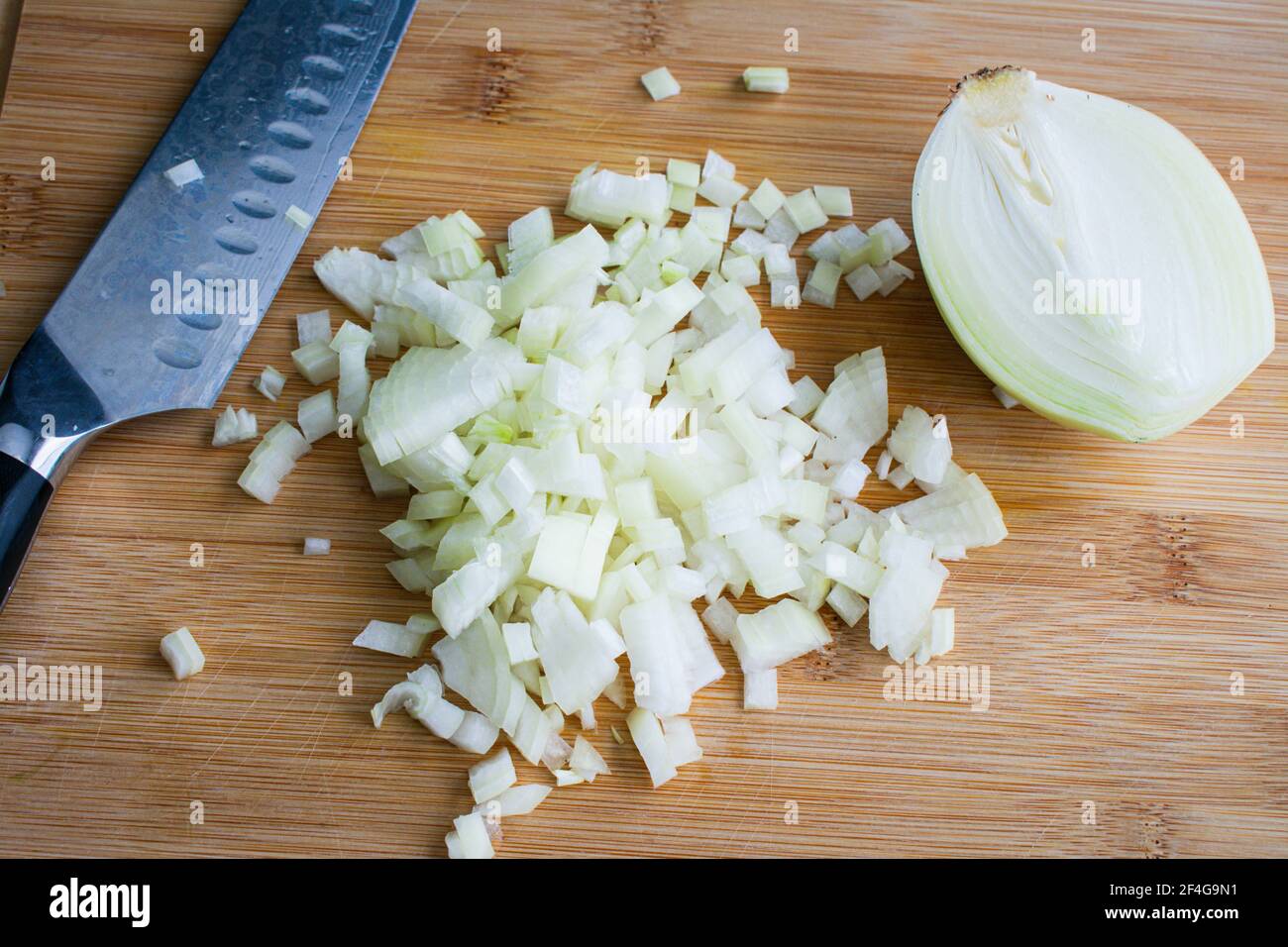 Raw onion chopped board hi-res stock photography and images - Alamy