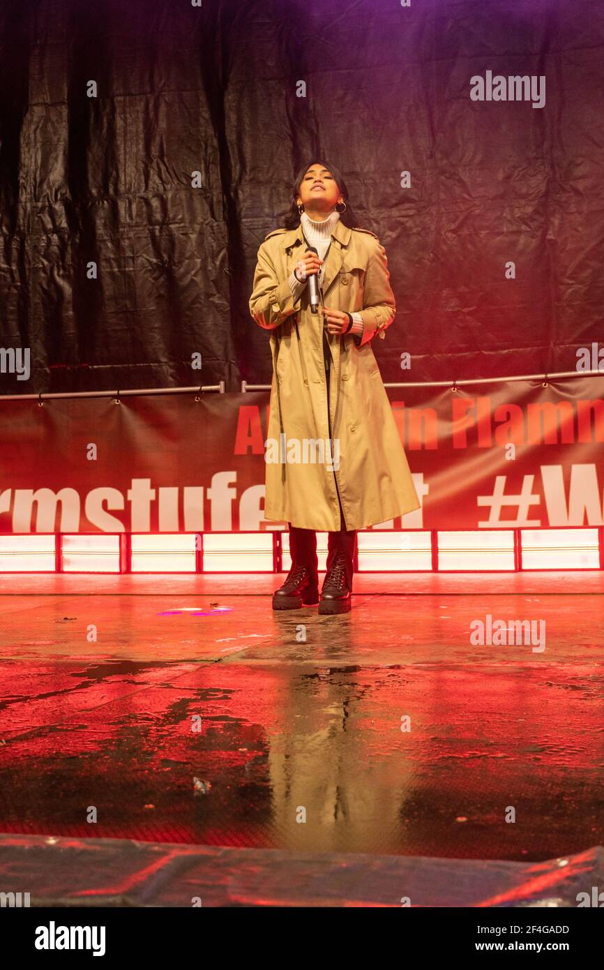 Sängerin Mae Ann Jorolan, Musical-Darstellerin Stage Entertainment, Hamburgs Antwort auf Whitney Houston, Alarmstufe Rot, Alster in Flammen, Liebe Pol Stock Photo