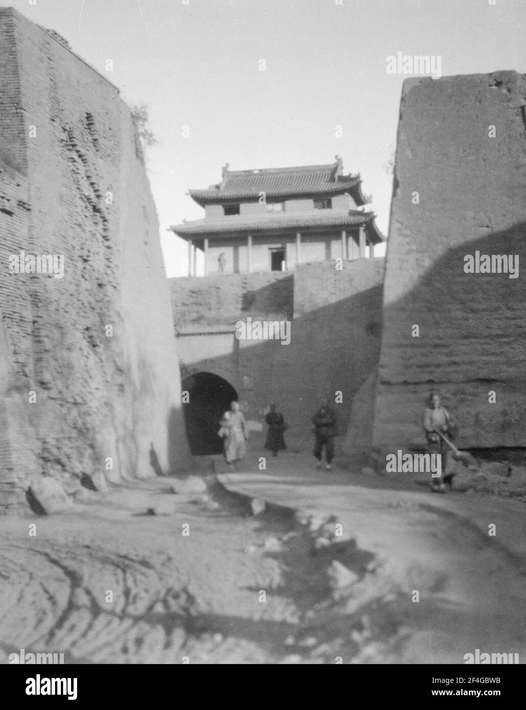 Gate and Tower, China, Ding Xian (China), Dingzhou Shi (China), Hebei Sheng (China), 1931. From the Sidney D. Gamble photographs collection. () Stock Photo