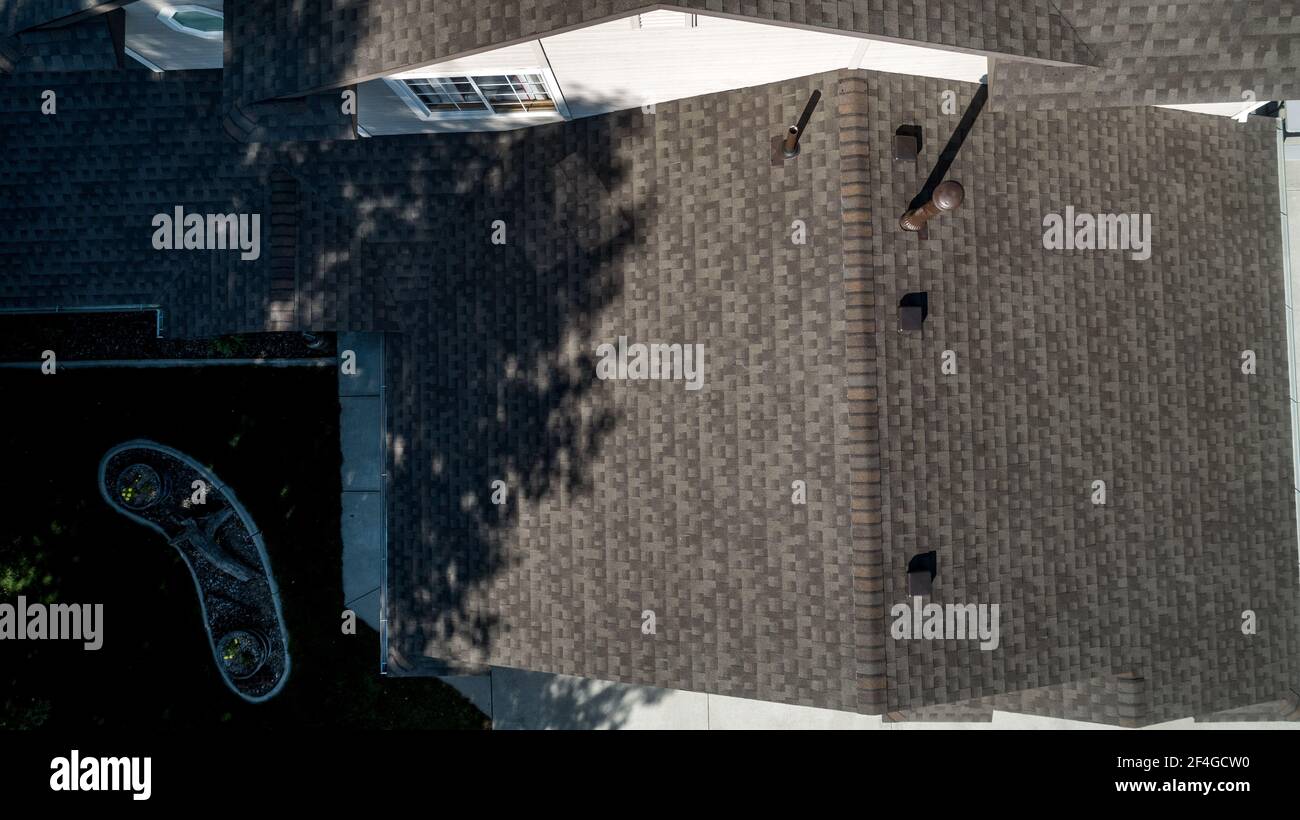 Shingled roof hi-res stock photography and images - Alamy