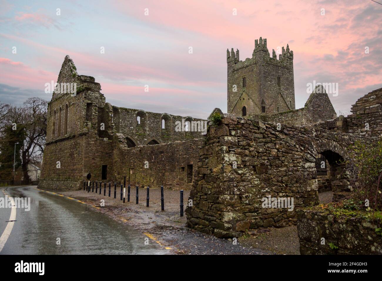 Outside kilkenny castle hi-res stock photography and images - Alamy
