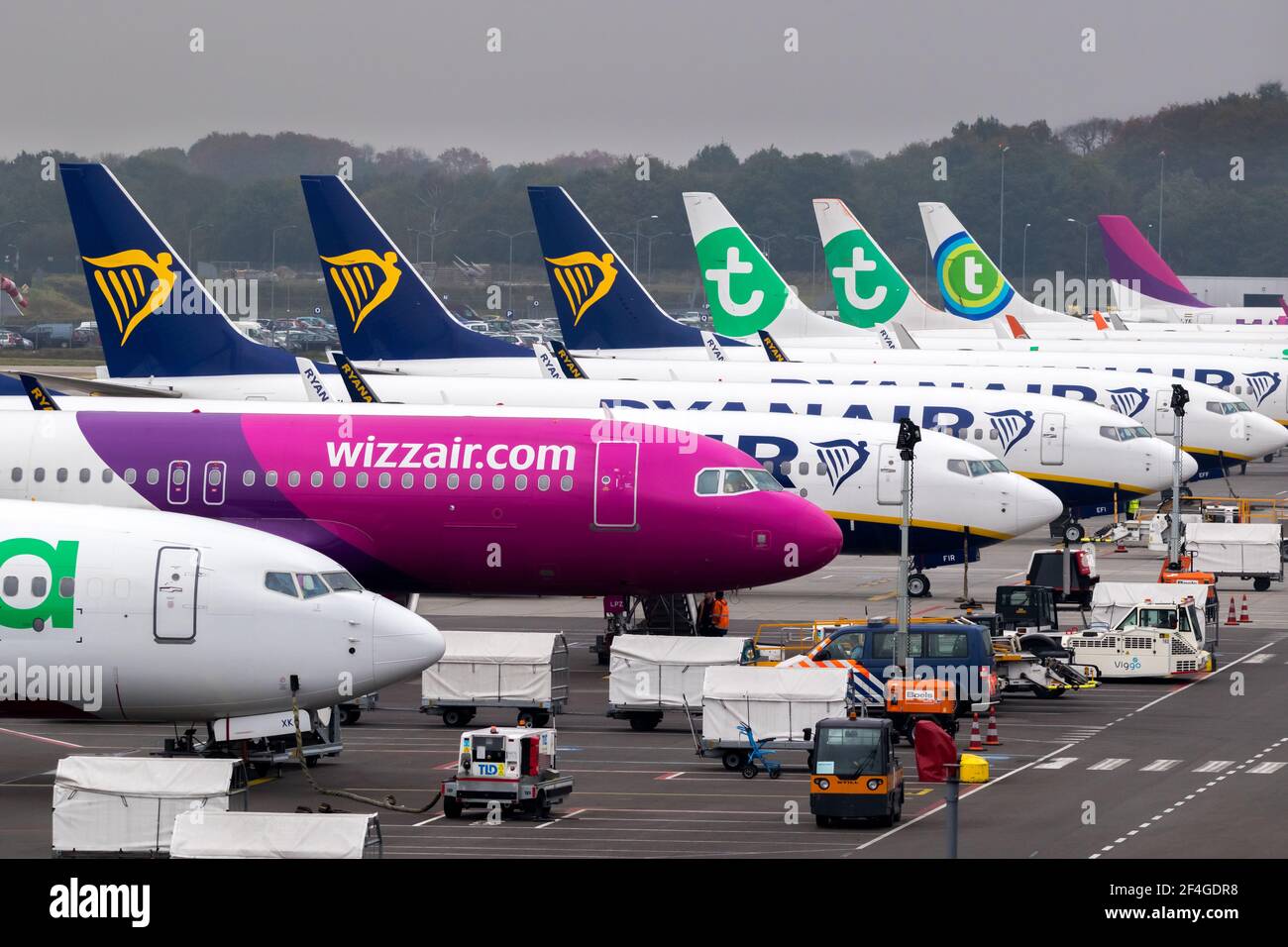 Ryanair planes row hires stock photography and images Alamy