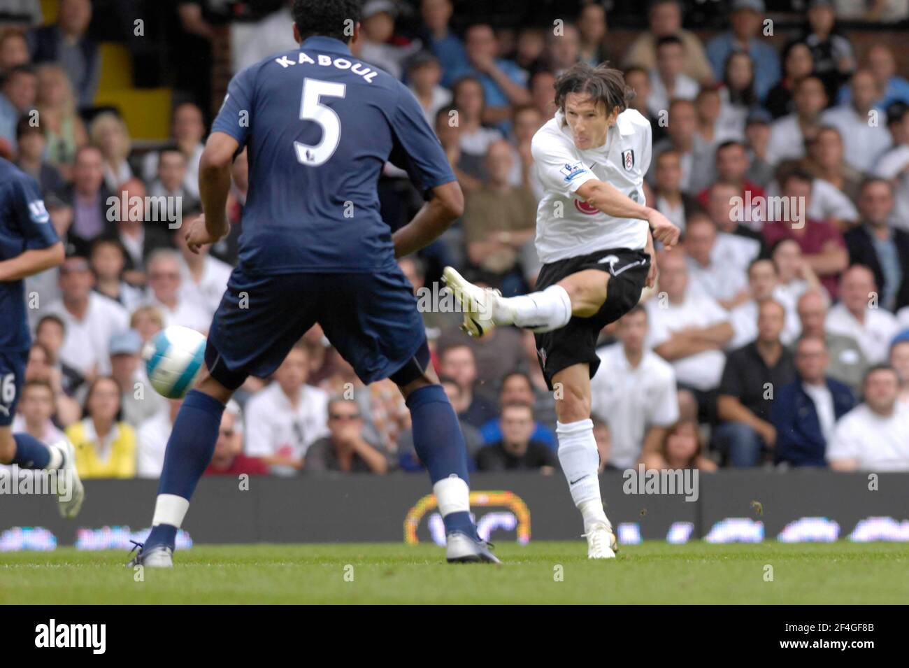 FULHAM V SPURS 1/9/007. ALEXEY SMERTIN SCORES THE 2ND GOAL.  PICTURE DAVID ASHDOWN Stock Photo