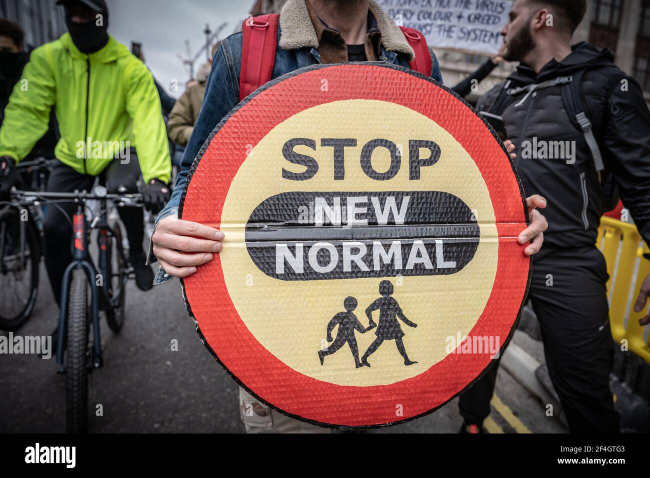Coronavirus: Thousands of anti-lockdown demonstrators march under heavy police surveillance from Hyde Park to Westminster. London, UK. Stock Photo