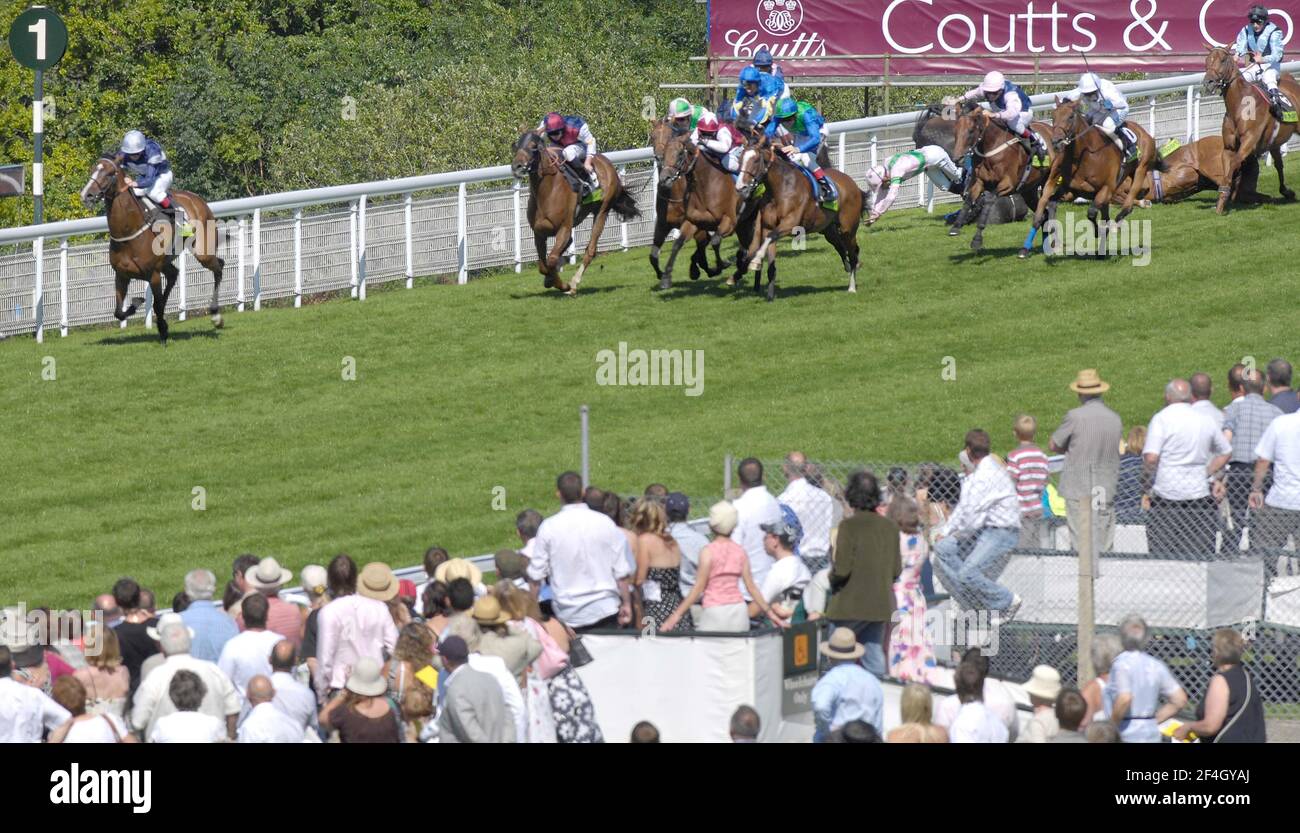 RACING AT GOODWOOD. THE TOTESPORT MILE JUST BEFORE THE 1 FERLONG POST LOTS OF FALLERS.  3/8/2007 PICTURE DAVID ASHDOWN Stock Photo