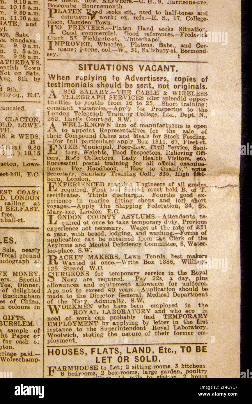 'Situations vacant' column in the Daily News & Reader newspaper on 5th Aug 1914. Stock Photo