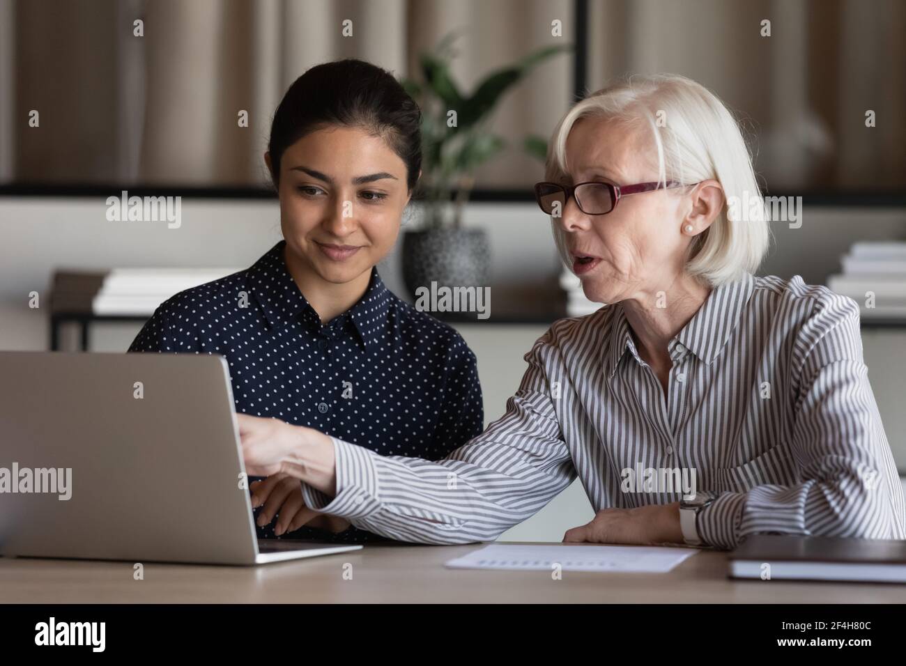 Work diverse age hi-res stock photography and images - Alamy