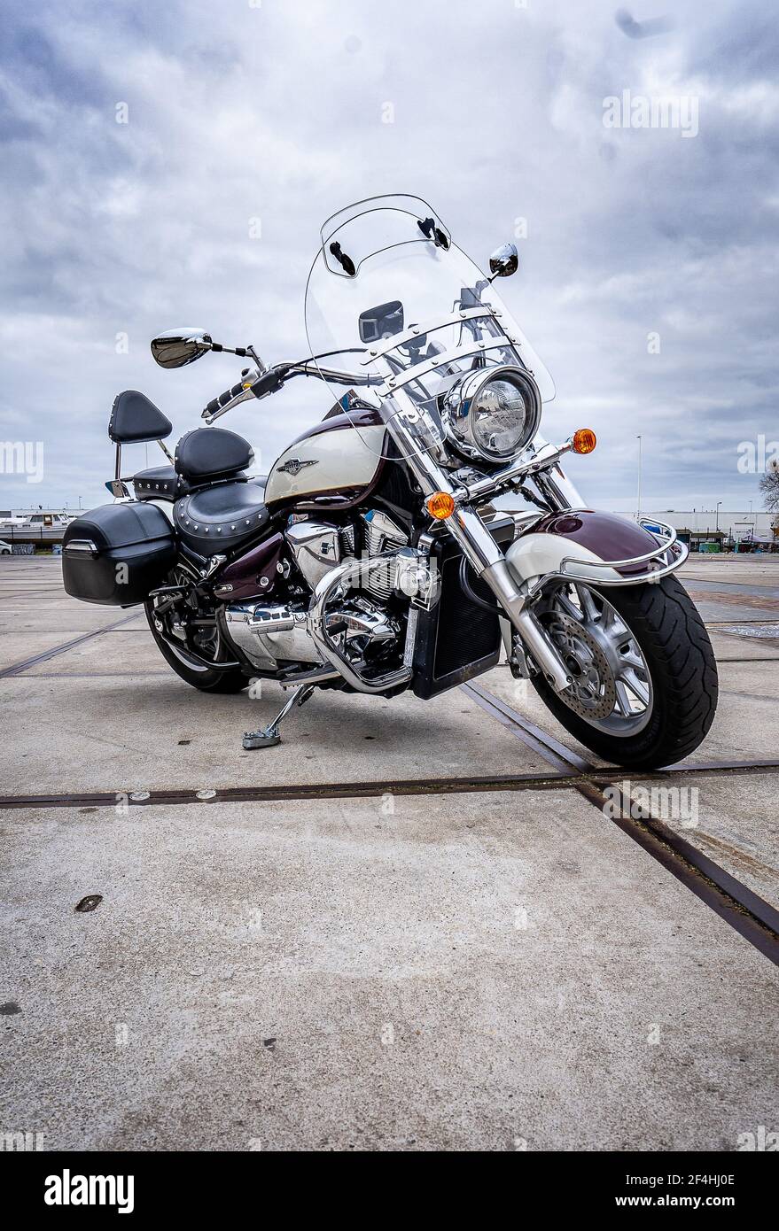 Moto Suzuki Intruder 150