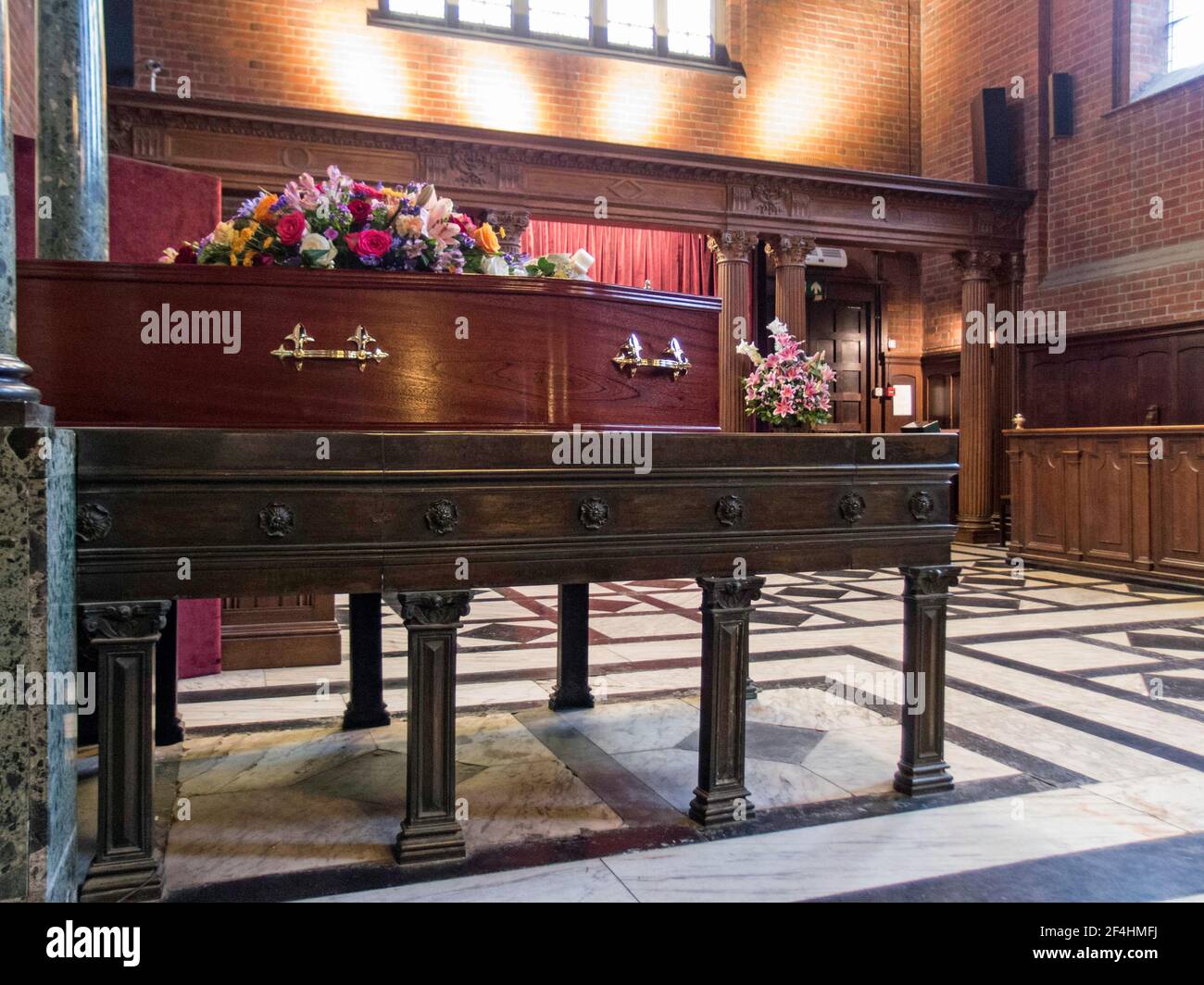 Golders green crematorium hires stock photography and images Alamy