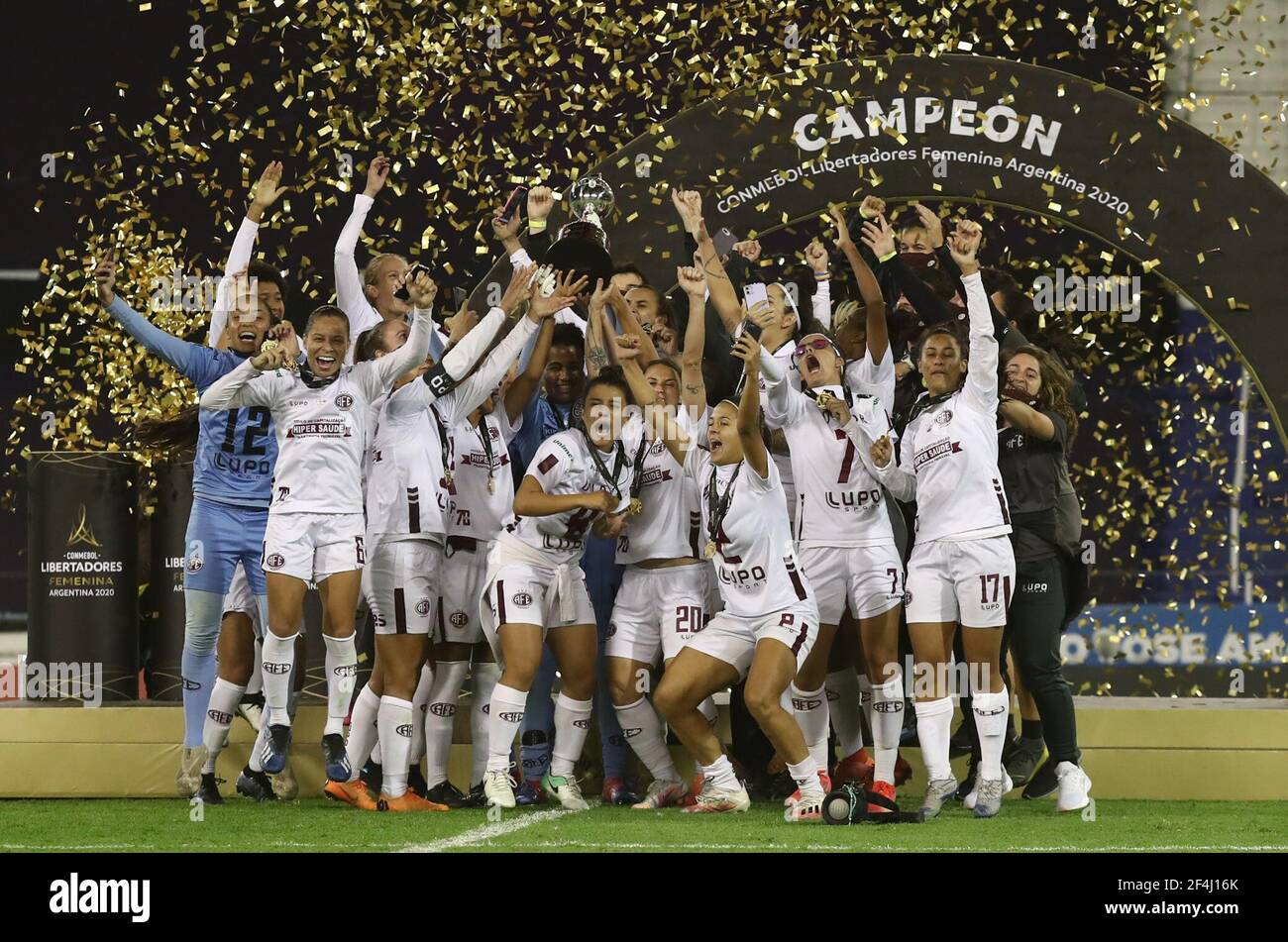 Soccer Football - Women's Copa Libertadores - Final - America de Cali v  Ferroviaria - Estadio Jose Amalfitani, Buenos Aires, Argentina - March 21,  2021 Ferroviaria players celebrate winning the Women's Copa