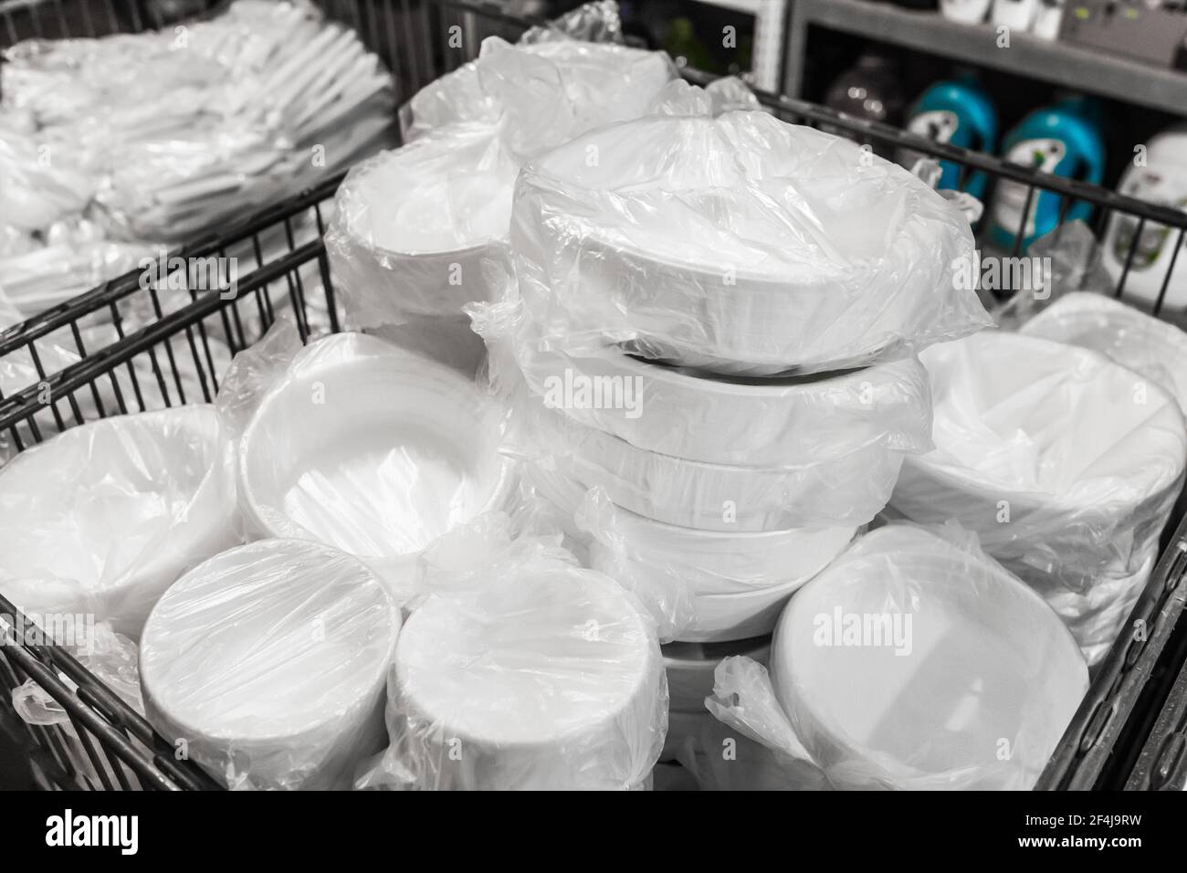 Dinnerware set hires stock photography and images Alamy