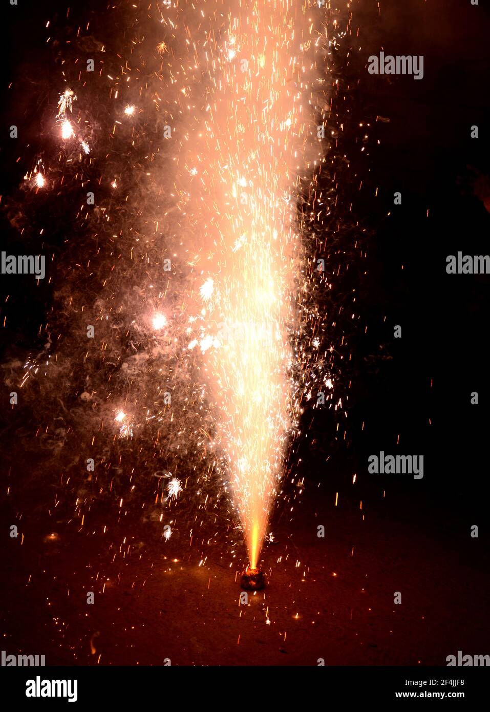 Cracker explosion hires stock photography and images Alamy