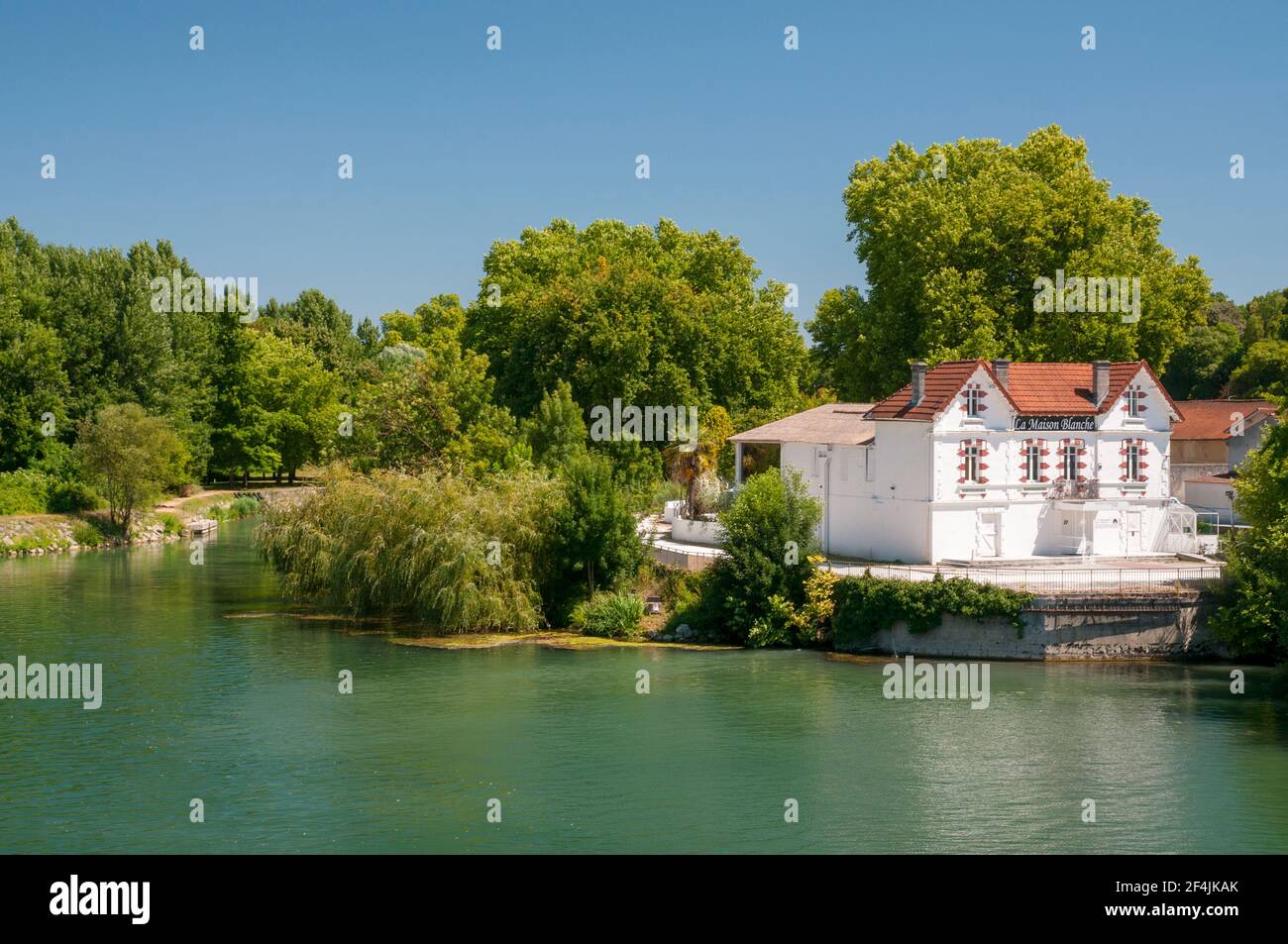 The Charente river in Cognac, Charente (16), Nouvelle-Aquitaine region, France Stock Photo