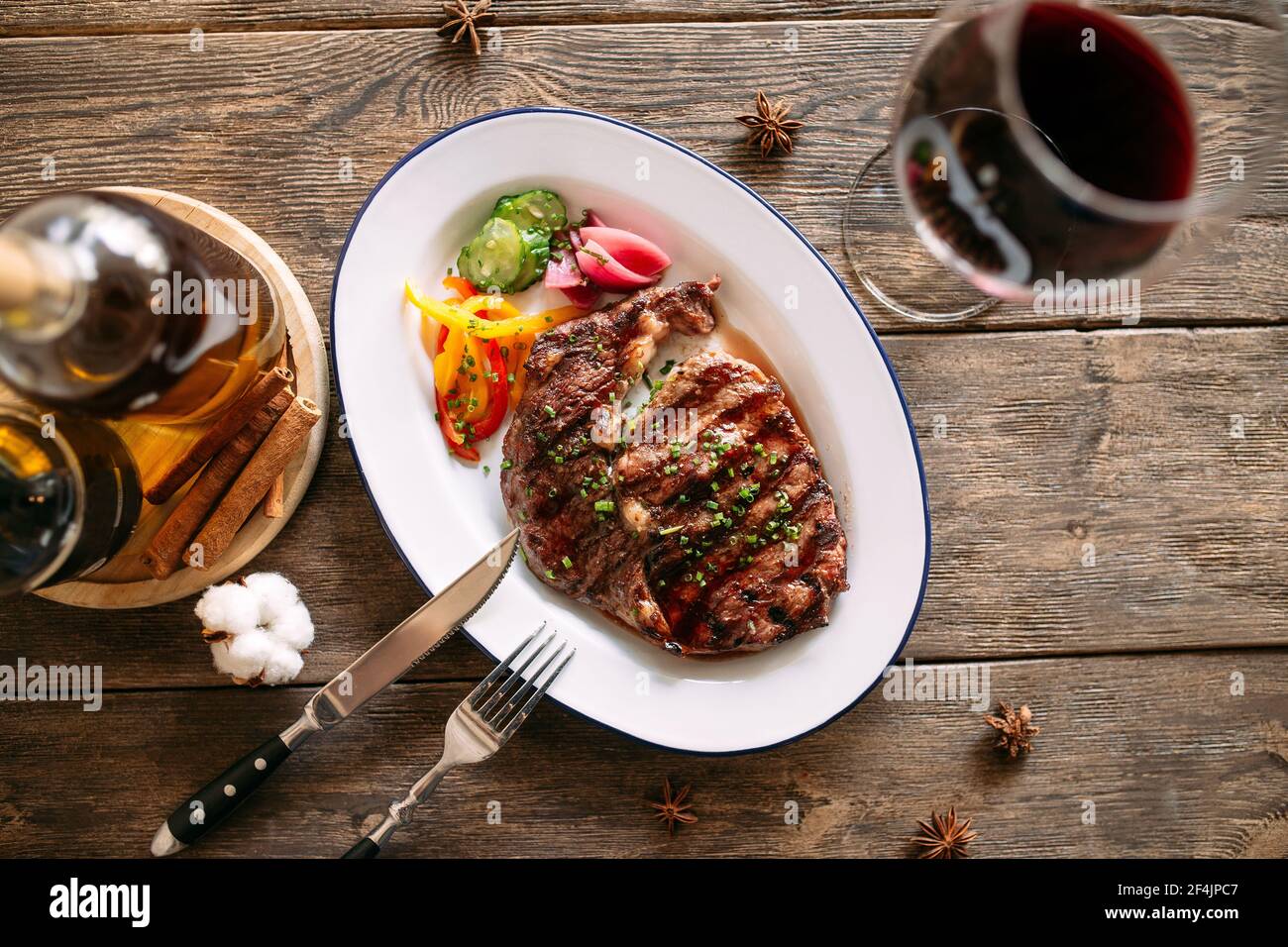Steak dinner with wine hi-res stock photography and images - Alamy