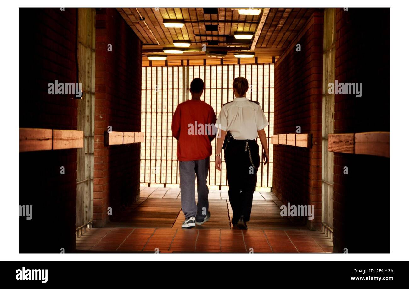 Feltham Young Offenders institutepic David Sandison 13 August 2004 Stock Photo