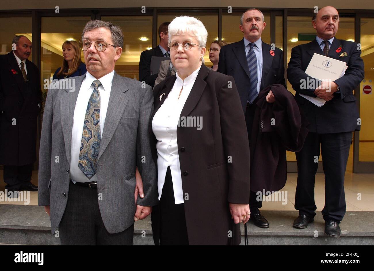Ruth and John Christoffersen arriving at the High Court with reference to  their daughter who died of Deep vein Thrombosis.5 November 2002 photo Andy Paradise Stock Photo