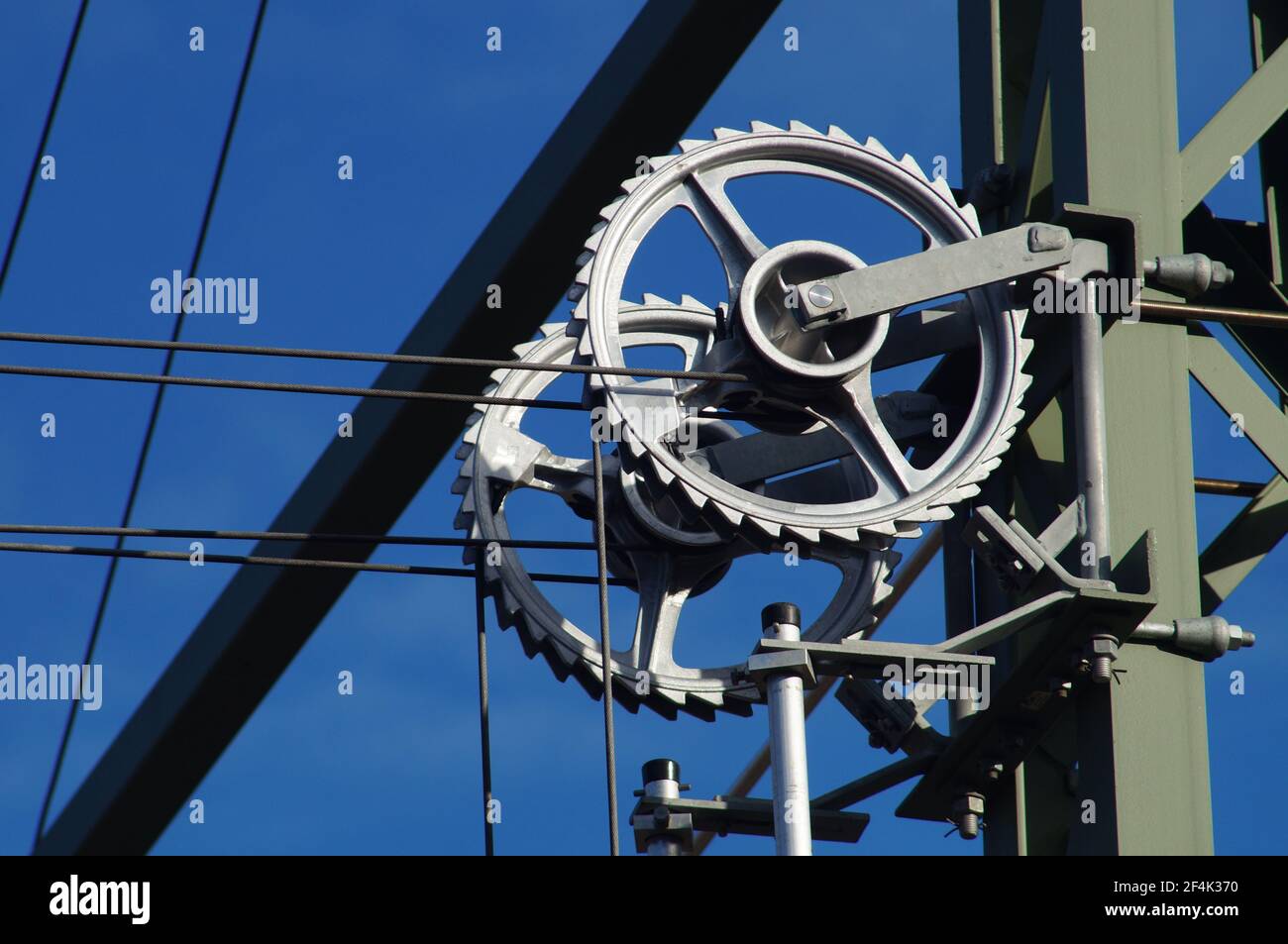 A new line tension mast at the Main-Weser-Bahn in Frankfurt Stock Photo
