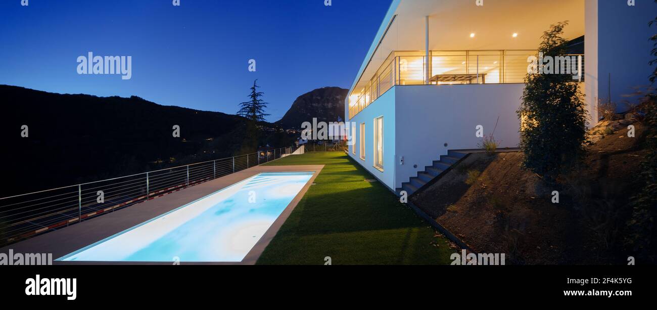Exterior house hi-res stock photography and images - Alamy