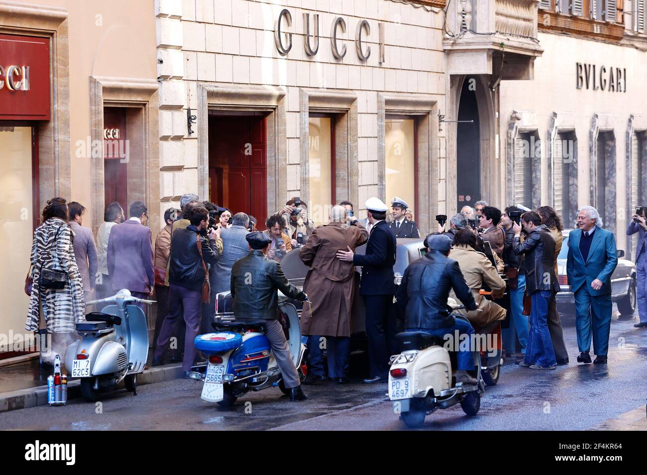 NO WEB * * NO NEWSPAPERS. Rome. Set of the film House of Gucci Stock Photo  - Alamy