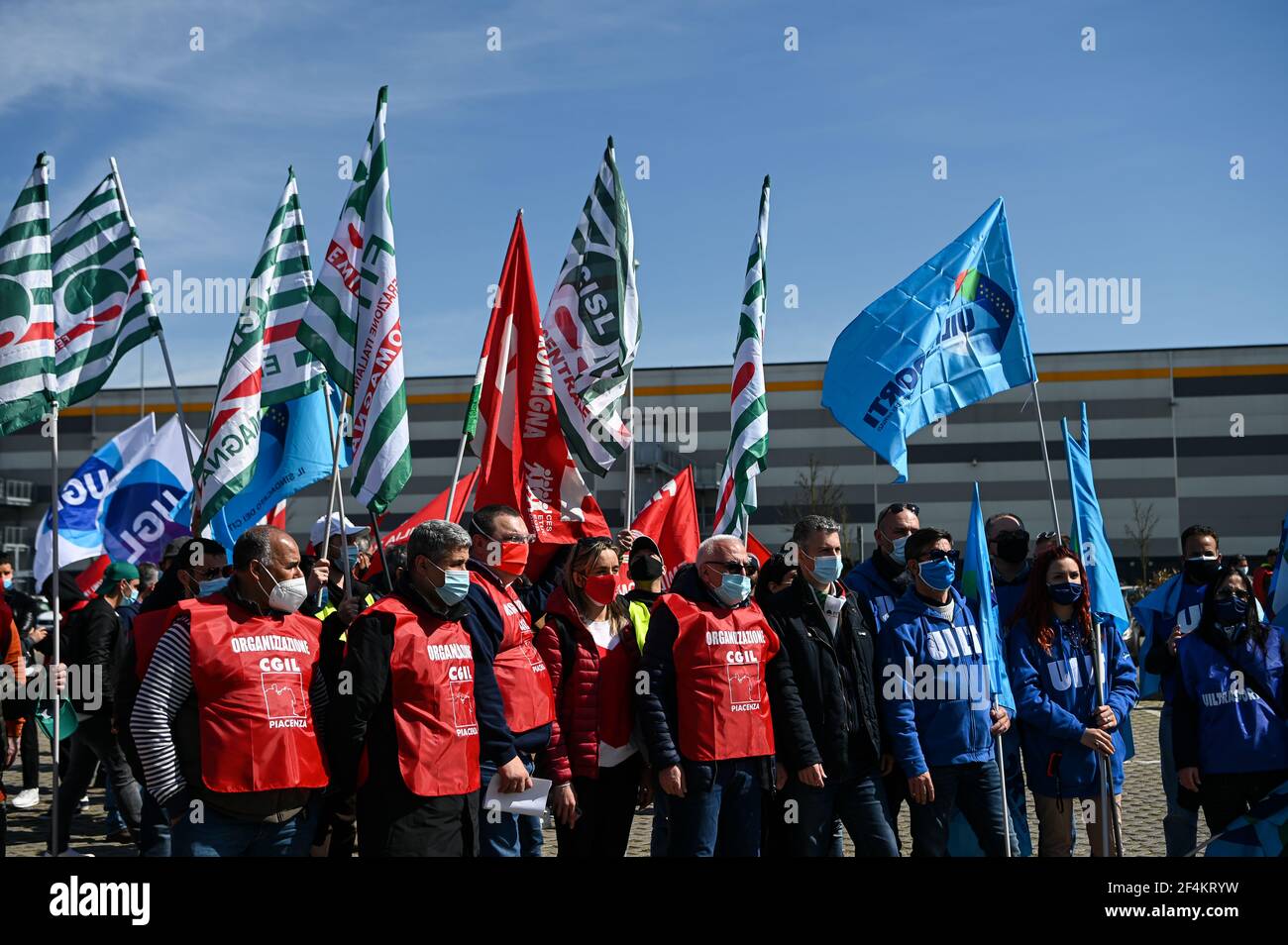 Castel San Giovanni, Italy. 22nd Mar, 2021. Workers protest outside the Castel San Giovanni Amazon hub, the biggest in Italy, near Piacenza, Italy on March 22, 2021 during the first Amazon national strike Credit: Piero Cruciatti/Alamy Live News Stock Photo