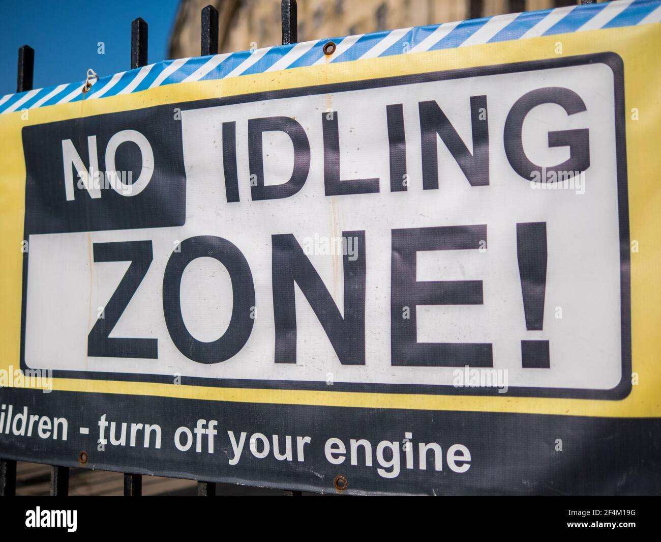 No Idling Zone Sign, No Idling, Henley-On-Thames, Oxford, Oxfordshire, England, UK, GB. Stock Photo