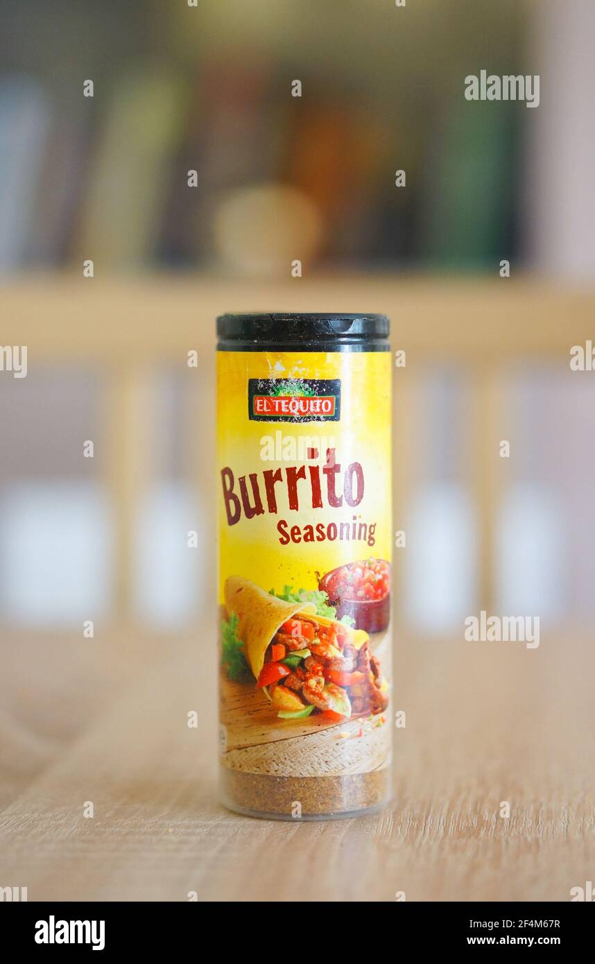 POZNAN, POLAND - 2016: El on Burrito Seasoning Stock Apr - 01, wooden Tequito spices Alamy a table Photo shaker in